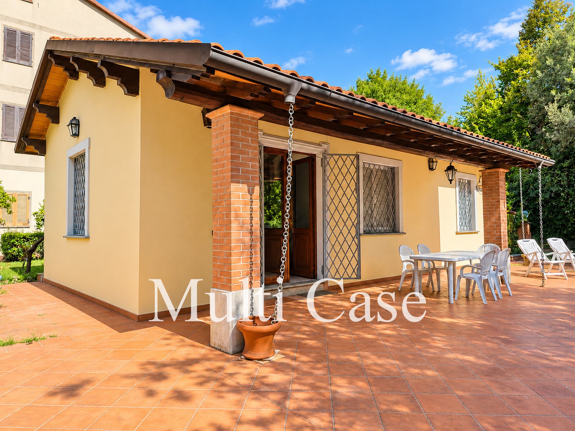 Marina di Pietrasanta – Villa singola nel verde a due passi dal mare